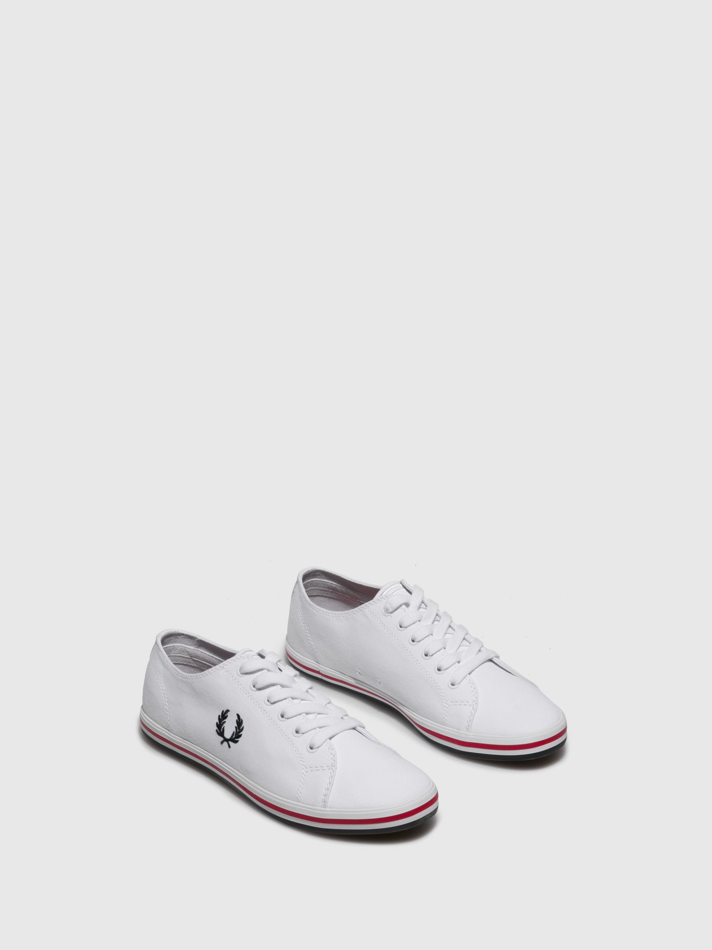 Fred Perry Ténis com Atacadores em Branco